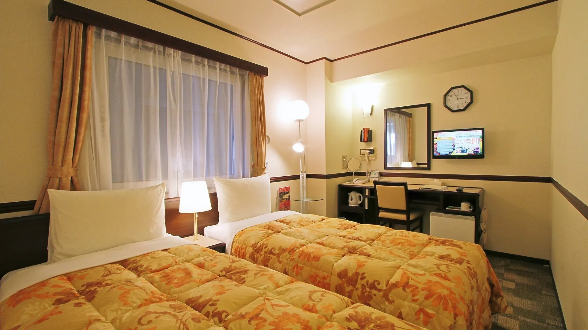 *** Szálloda Toyoko Inn Tokyo Nihombashi Mitsukoshi Mae A4 Japán